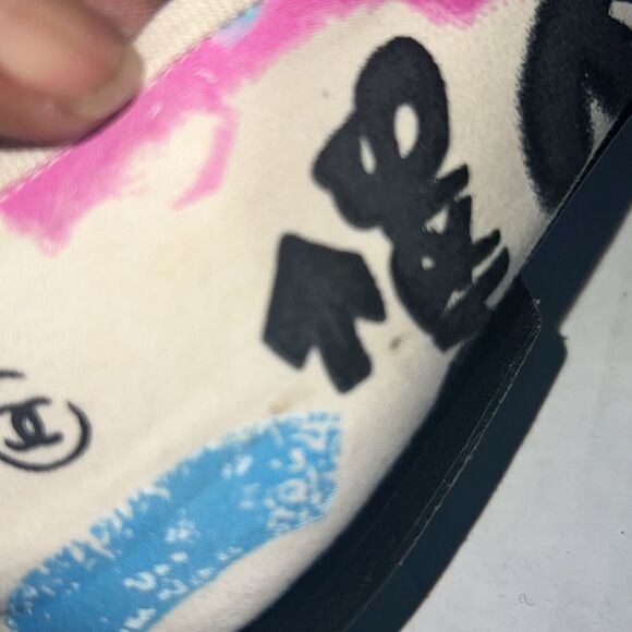CHANEL BLACK WHITE & PURPLE CANVAS ALMOND TOE GRAPHIC BOW BALLET FLATS SIZE 10.5 - Picture 9 of 12